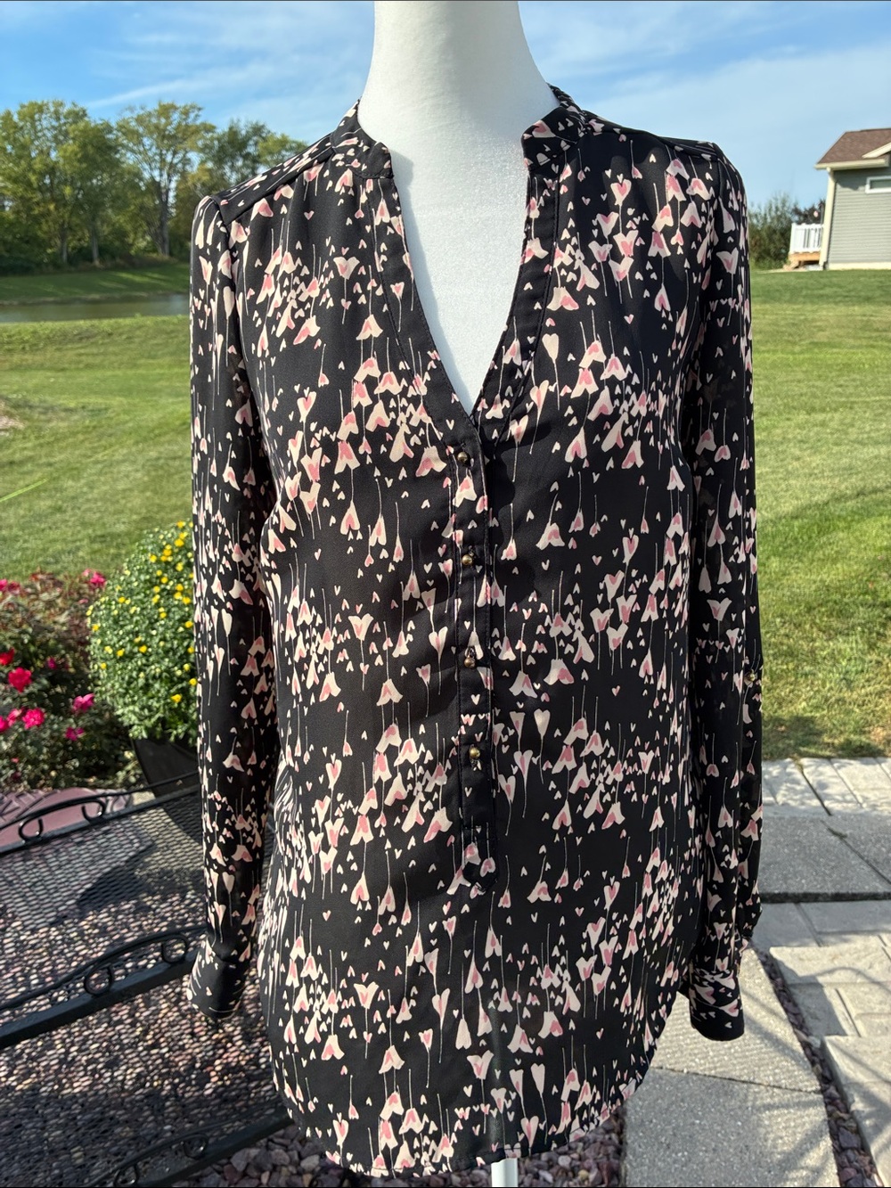 LC Conrad Black Pink Patterned V-Neck XS
